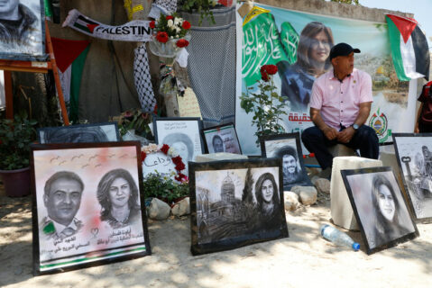 19 mai 2022. Un mémorial improvisé sur le site du camp de réfugiés de Jénine où Shireen Abu Akleh, la journaliste d’Al Jazeera, a été abattue alors qu’elle couvrait un raid militaire israélien. (Photo : Ahmed Ibrahim APA images)
