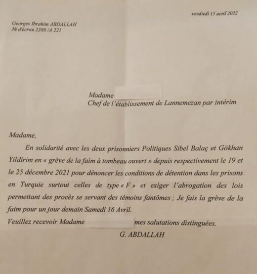 Lettre adressée par Georges Ibrahim Abdallah à la directrice de la prison de Lannemezan pour l’informer de sa grève de la faim de solidarité. (Photo : Al Mayadeen)