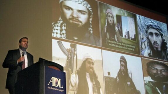 Oren Segal, de l’ADL, « reconnu par le FBI en 2006 pour ses services exceptionnels », dirige pour la police une formation raciste sur le prétendu « extrémisme islamique domestique ».