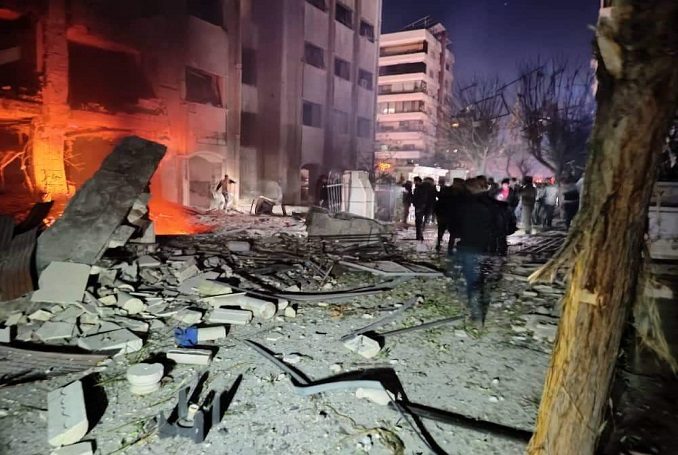 Les résultats de l’attaque israélienne sur un immeuble résidentiel du centre de Damas le 19 février 2023. (Photo : SANA via Twitter)