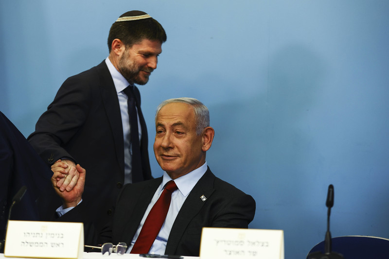 Le chef des pyromanes Benjamin Netanyahou et son ministre des Finances Bezalel Smotrich à Jérusalem, le 26 janvier