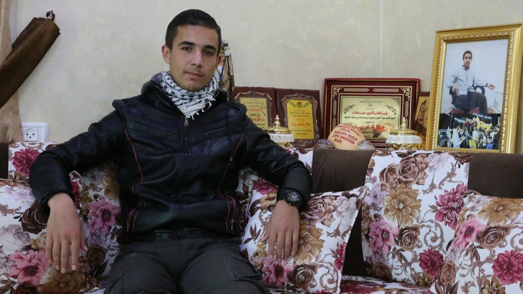 Enfants palestiniens emprisonnés : Jalal al-Sharawneh avait 17 ans lorsqu’il a été abattu par un colon à Negohot, à l’ouest de Hébron.