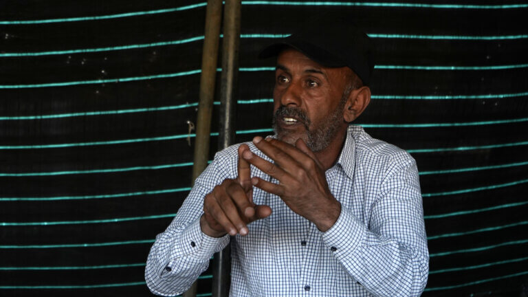 Khader Ka’abneh décrit les attaques que lui et sa communauté ont subies au cours des années qui ont précédé leur déportation, le 24 mai 2023.