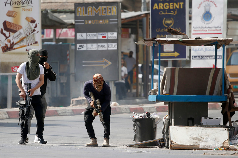 Jénine, 3 juin. Des Palestiniens engagés dans des échanges de tirs avec l’armée israélienne.