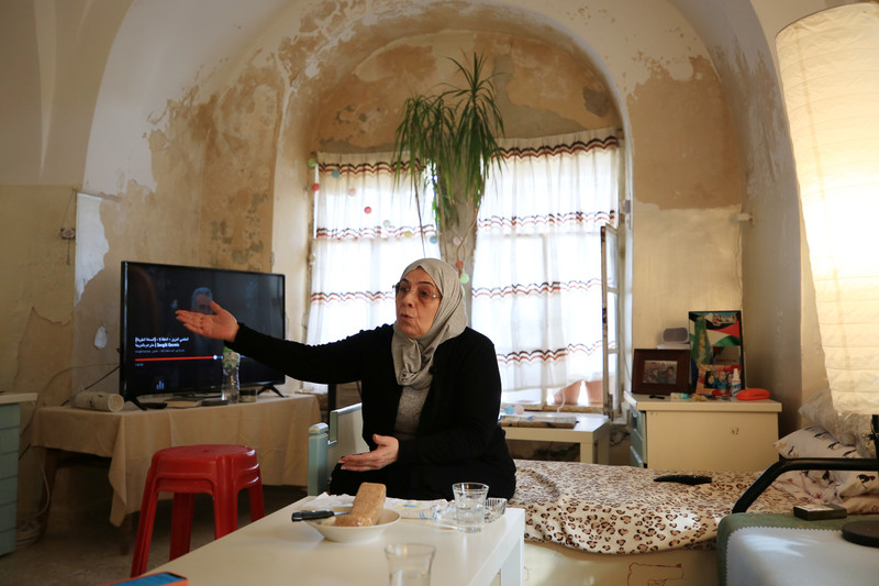 Nora Sub Laban dans son appartement famlilial de la Vieille Ville de Jérusalem, en décembre 2022