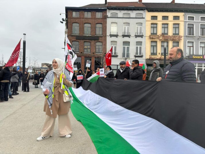 Rassemblement Place du Manège. Photo : Charleroi pour la Palestine