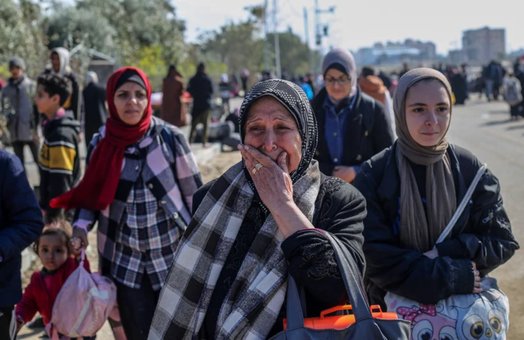 26 janvier 2024. Des Palestiniens fuient Camp Younis pour des zones situées plus loin encore dans le sud de la bande de Gaza.