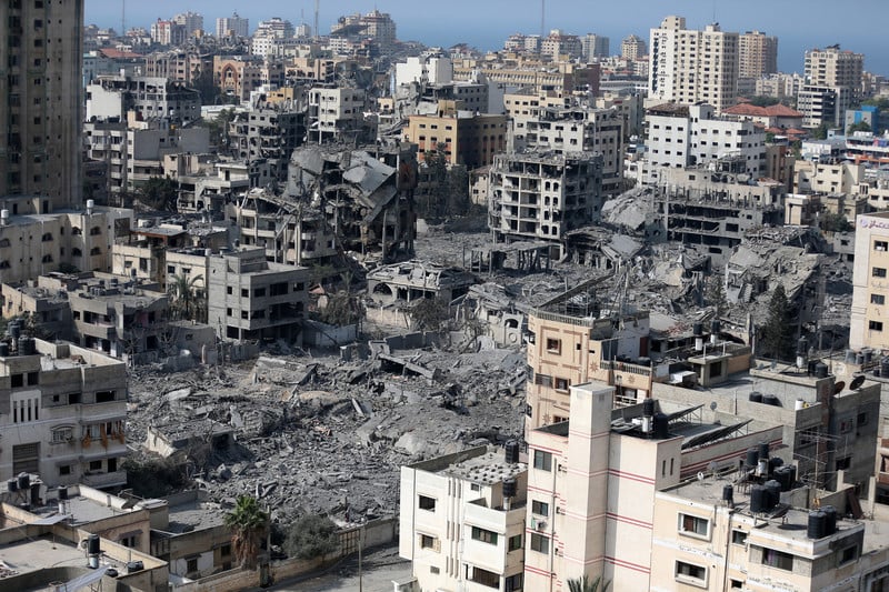 23 octobre 2023. Une zone dévastée du quartier d'al-Rimal, dans le sud de la ville de Gaza, après des frappes aériennes israéliennes. 