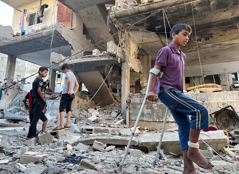 9 mai 2024. Le site d'un immeuble bombardé par les forces israéliennes à Rafah, dans le sud de Gaza. 