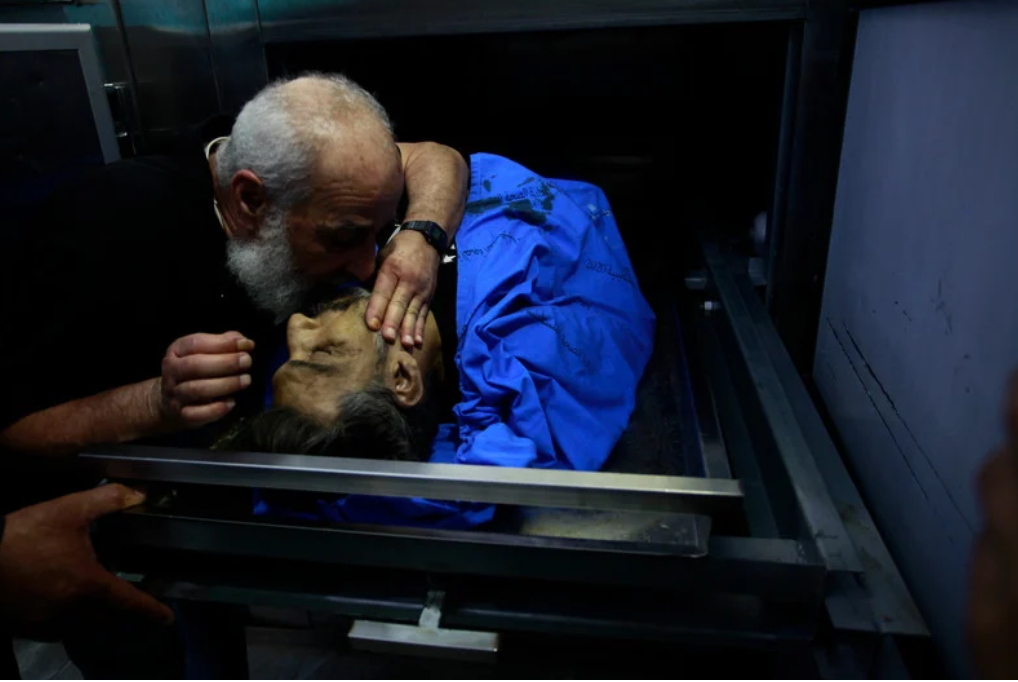 21 mai 2024. Des Palestiniens pleurent leurs bien-aimés à l'hôpital gouvernemental Khalil Suleiman de Jénine. 