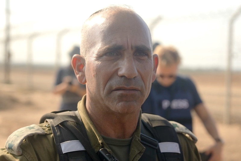 Le colonel Golan Vach, qui dirigeait la principale unité de secours de l'armée israélienne, a complètement imaginé des histoires d'atrocités concernant des bébés calcinés afin de justifier le génocide à Gaza. 