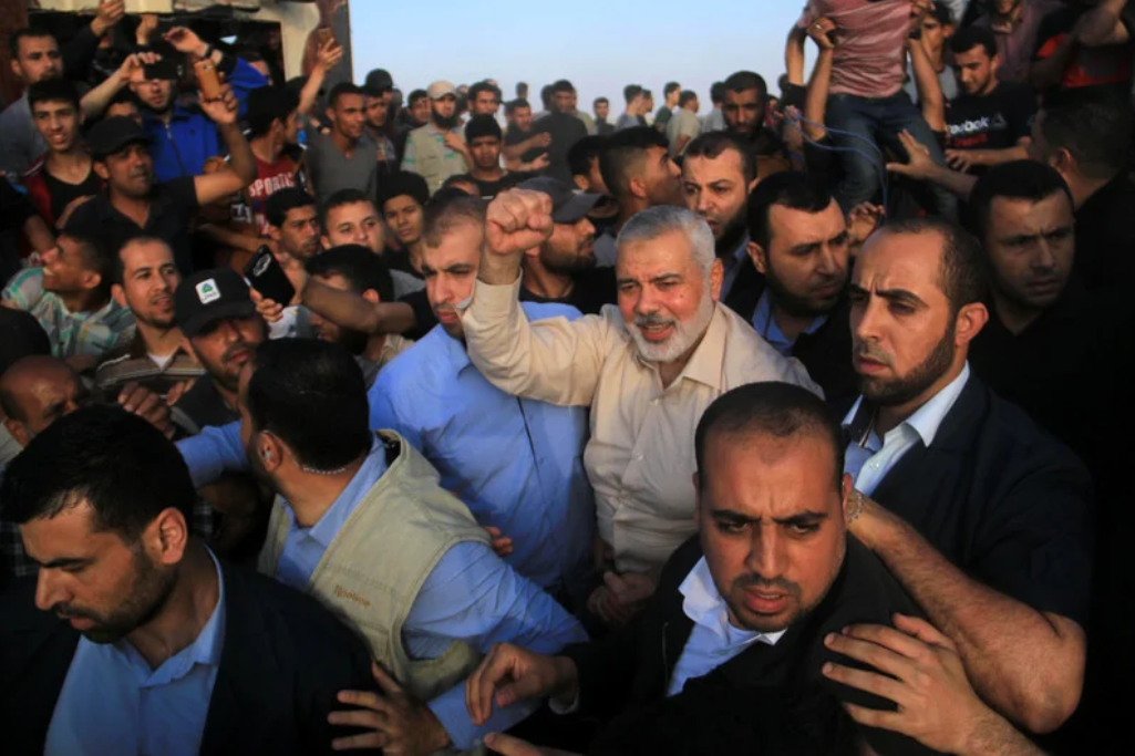 Le dirigeant du Hamas, Ismail Haniyeh, lors des protestations de la Grande Marche du Retour le long de la frontière de Gaza avec Israël, en mai 2018. 