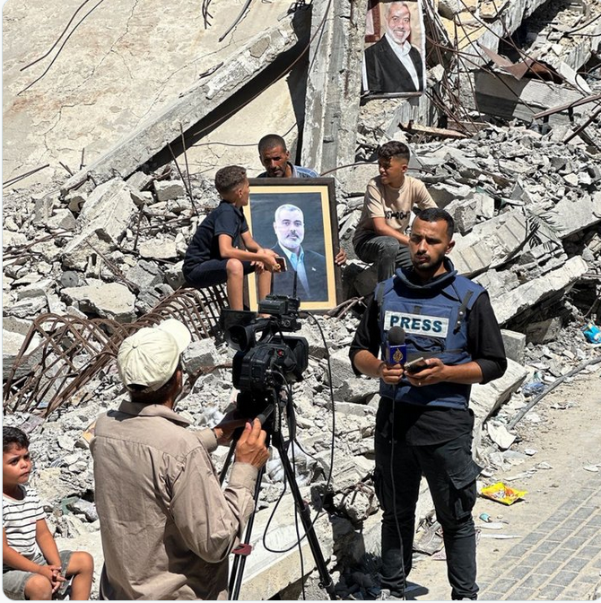 Reportage des journalistes d'Al Jazeera à proximité des décombres de la maison d'Ismaïl Haniyeh, au camp de réfugiés de Beach (al-Shati) à Gaza même.