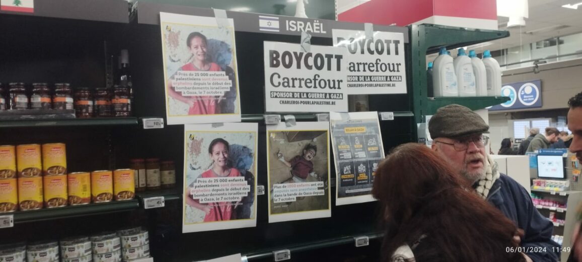 #BoycottCarrefour : enlèvement des produits israéliens dans les rayons à Carrefour Bomerée (janvier 2024)