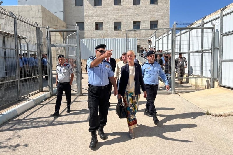 Une équipe de l'UE visite la nouvelle prison de la zone de Jénine, en Cisjordanie occupée.