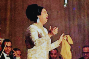 La chanteuse égyptienne Oum Kalthoum. (Photo : via Wikipedia)