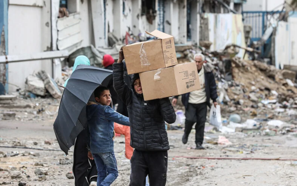 Israël entrave les livraisons d'aide à Gaza. Photo : Les organisations palestiniennes des droits humains disent que l'aide qui entre à Gaza ne suffit toujours pas à couvrir les besoins élémentaires.