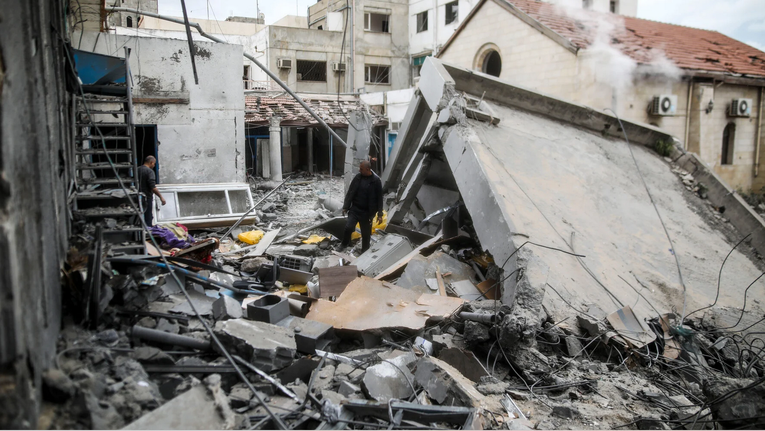 13avril. Une vue des dégâts infligés à l'hôpital Al Ahli à Gaza après qu'une frappe de l'aviation israélienne a touché l'un des principaux bâtiments du site.