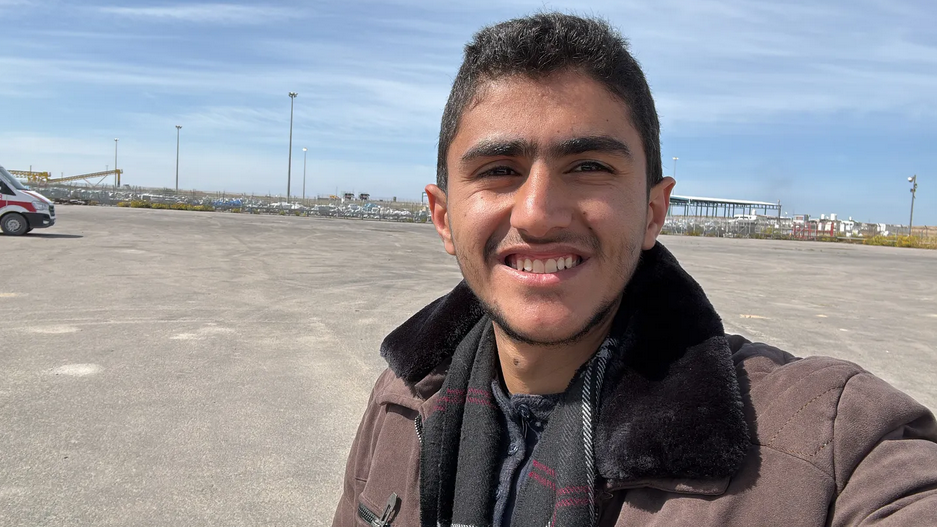 16 avril 2025. Abubaker Abed du côté palestinien du passage de Karam Abu-Salem à Gaza. (Photo : avec l'aimable autorisation d'Abubaker Abed