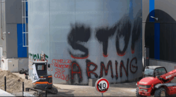 Plus d’un millier d'activistes bloquent et sabotent des entreprises qui livrent des armes à Israël