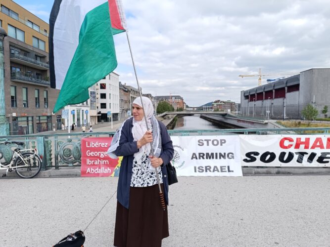 Action pour Georges Abdallah sur un pont de la Sambre à Charleroi le 11 juillet 2025