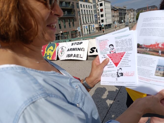 Action pour Georges Abdallah sur un pont de la Sambre à Charleroi
