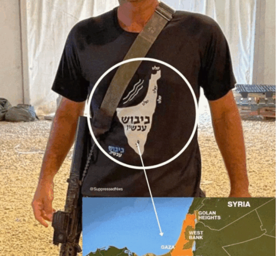Génocide et déplacement en tant que négociation : la logique immuable du Plan Dalet. Photo : Soldat de l'OIF portant ouvertement la carte du « Grand Israël », qui comprend toute la Palestine, le Golan syrien et le Sinaï égyptien, appelant à un nouveau vol de terres aux Arabes."