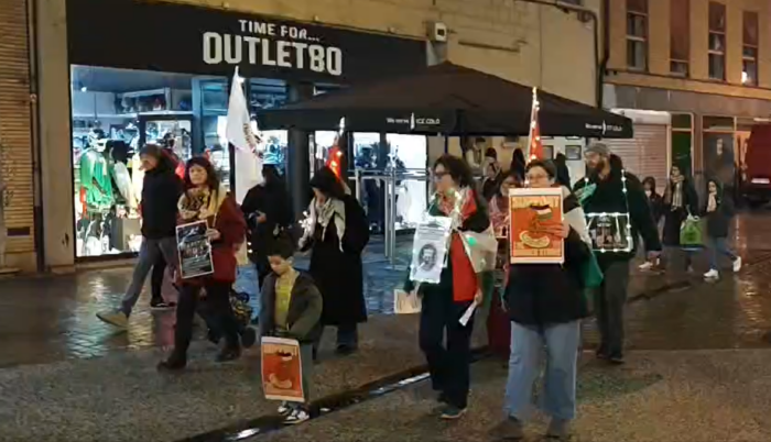Action de sensibilisation dans le centre-ville de Charleroi en soutien aux grèves de la faim dans les prisons britanniques