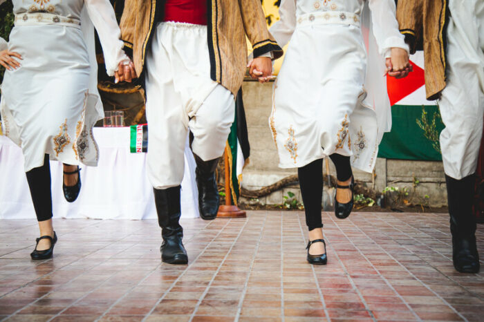 La troupe de debke d'Omar Salame en représentation à l'ambassade de Palestine à Santiago-du Chili.