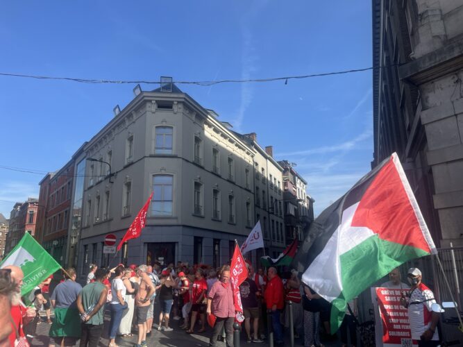 Charleroi pour la Palestine était présente devant l'Hôtel de Ville de Charleroi lundi 22 juin : Les sanctions administratives ne peuvent pas être utilisées comme instrument de répression politique&nbsp;!