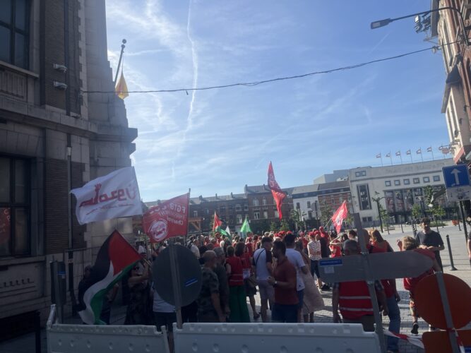 Présence devant l'Hôtel de Ville de Charleroi lundi 22 juin : Les sanctions administratives ne peuvent pas être utilisées comme instrument de répression politique&nbsp;!
